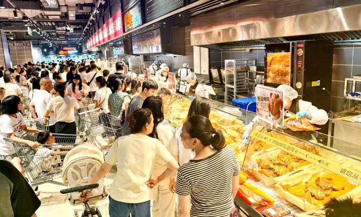 熟食加工區大調改，誰在推動超市的“煙火氣”革命？